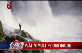 Platim mult pe distractie