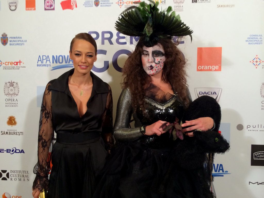 Mondena Mirela Zeţa, apariţie de senzaţie la Premiile Gopo