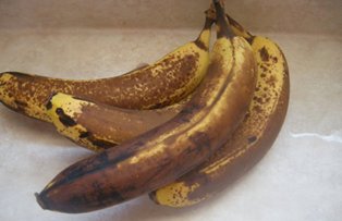 Cum readuci la “viata” o banana innegrita complet! Nu doar ca redevine comestibila, dar arata si bine