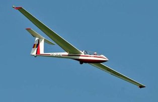 Planor disparut de joi, cand a decolat de pe Aerodromul Ghimbav, cautat intr-o zona montana