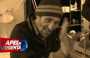 VIDEO / Caz socant in Capitala. S-a taiat cu lama pe fata de peste 20 de ori, dar refuza ajutorul medicilor: "Imi mai dau doua taieturi si gata"