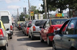 Circulatia alternativa a masinilor dupa numarul par/impar, impusa in Paris