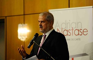Adrian Năstase a răbufnit la adresa colegilor din PSD: „Am făcut puşcărie pentru un partid de idioţi!”