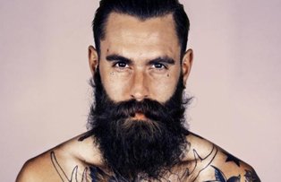 Opt motive sa te cuplezi cu un barbat cu barba
