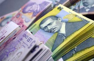 Caz iesit din comun. Un batran are poprire pe pensie pentru urmatorii 8.500 de ani. Cum este posibil