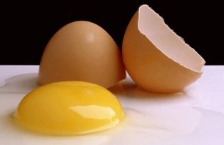 Galbenusul de ou, la fel de periculos ca tigarile?