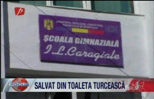 Salvat din toaleta turceasca