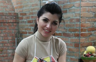 Claudia Ghiţulescu găteşte mâncărurile preferate, la “Cireaşa de pe tort”
