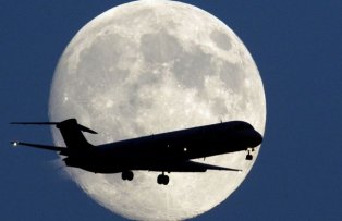 Alegeri prezidenţiale 2014. Diaspora vrea să voteze: o româncă din Canada a zburat 670 de kilometri pentru a vota