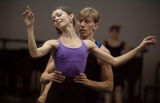 Prim-balerina Alina Cojocaru, din nou pe scena Operei Naţionale Bucureşti, în premiera spectacolului de balet în două părţi „DSCH. The Dream”