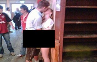 Scene desprinse din filmele pentru adulti intr-un liceu din Romania. Trei elevi au fost filmati in timp ce faceau sex de fata cu colegii