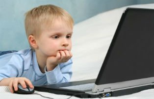 Studiu alarmant. Cati copii isi dau intalnire cu oameni cunoscuti pe Facebook si ce patesc dupa aceea
