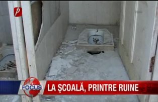 La şcoală printre ruine
