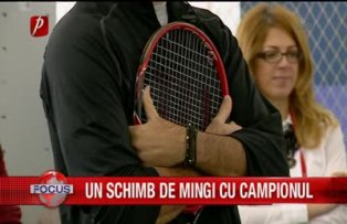 Un schimb de mingi cu campionul