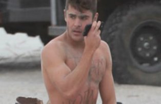 Zac Efron a iesit in lenjerie intima pe platourile de filmare. Imaginile au luat cu asalt Internetul