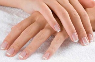 Ai probleme cu unghiile? Iata cum le poti intari in mod natural