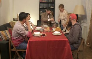 Ovidiu Niculescu vă arată cum se pregăteşte grătarul, la „Cireaşa de pe tort”
