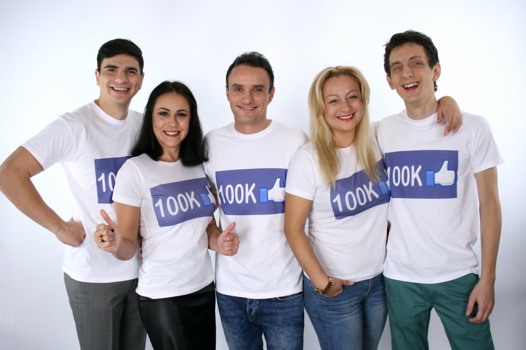 „Mondenii” au peste 100.000 de fani pe Facebook