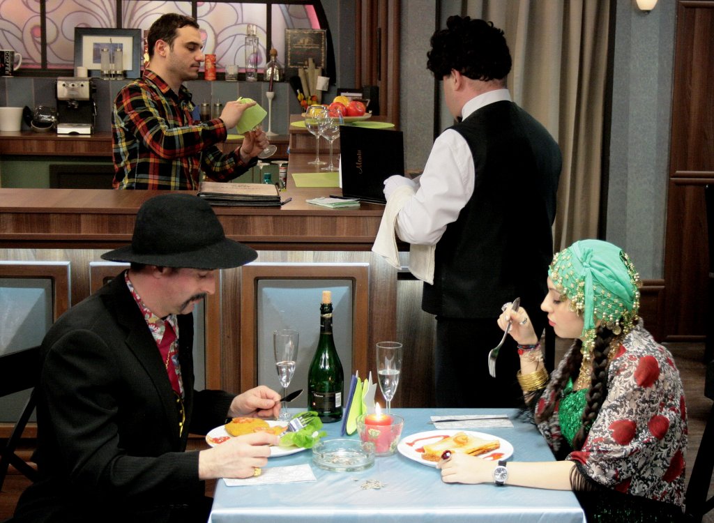 În prima ediţie a “Cronicii”, Cârcotaşii vă servesc “Cal românesc”, la Prima TV