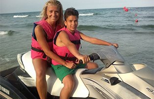 Trasnita Raluca Guslicov: “Iubesc adrenalina si imi cresc copiii in acest spirit”