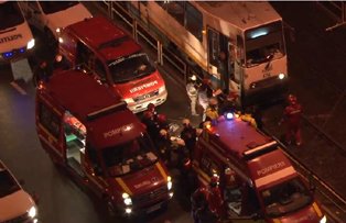 VIDEO / Un barbat a fost prins sub rotile tramvaiului 41 din Capitala