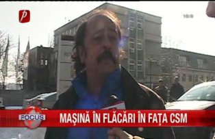 Masina in flacari in fata CSM