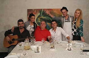 Ediţie de colecţie "Cireaşa de pe tort" acasă la Horia Vîrlan! Ce surpriză îi fac Tonciu, Cove si "Hienă" maestrului