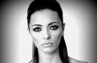 Cosmina Păsărin suferă de o boală de piele