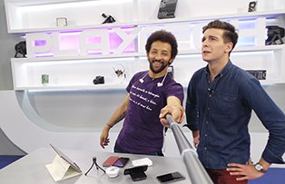 Kamara, colecţionar de gadget-uri  şi patron de televiziune