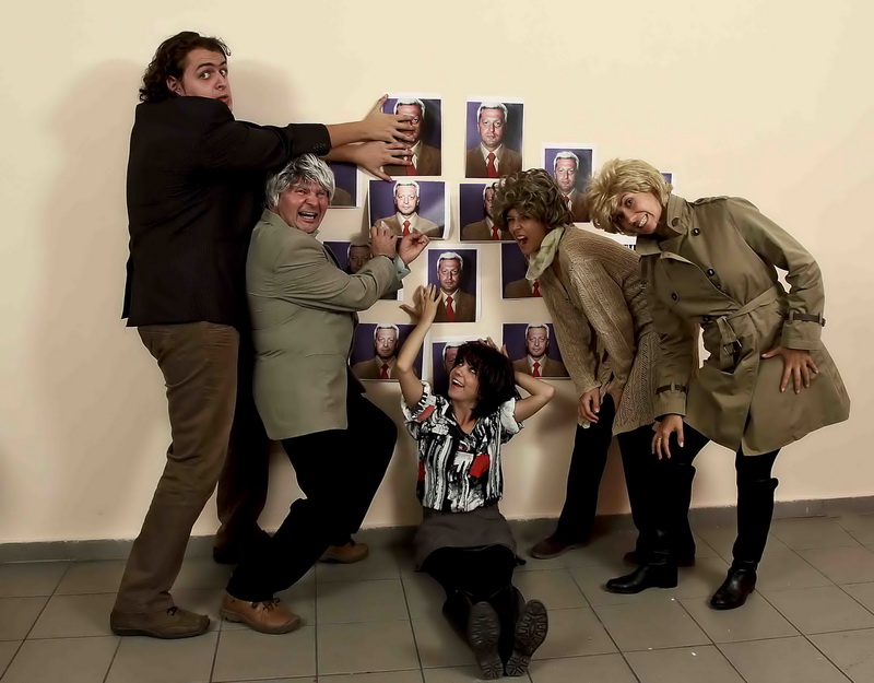 Scenete spumoase cu fete sexoase, miercuri seara, la “Cronica Carcotasilor”