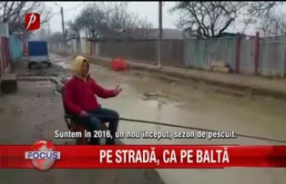 Pe strada, ca pe balta