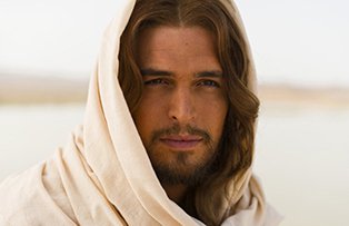 Iisus din “The Bible” joacă în telenovela “Legături de sânge”