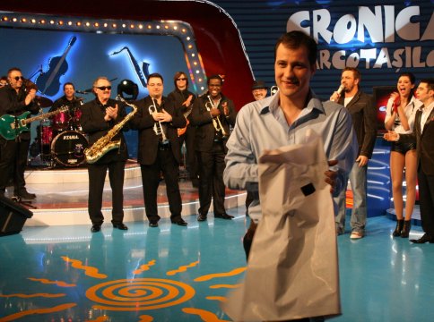 Serban Huidu da startul noului sezon al „Cronicii Carcotasilor”