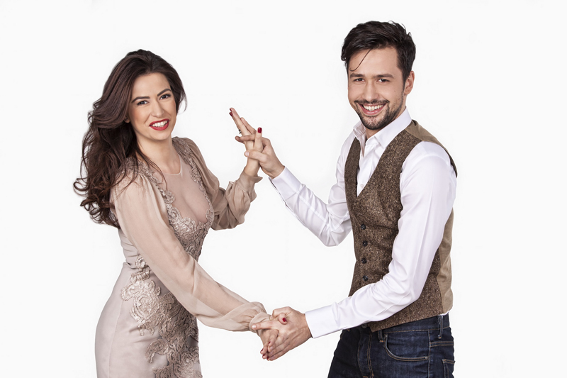 Din 10 martie, Alexandru Constantin şi Diana Bart fac CLICK! pe viaţa vedetelor