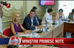 Ministrii primesc note
