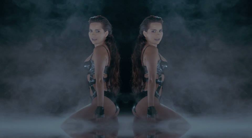 Inna, super sexy în videoclipul piesei “Diggy Down”