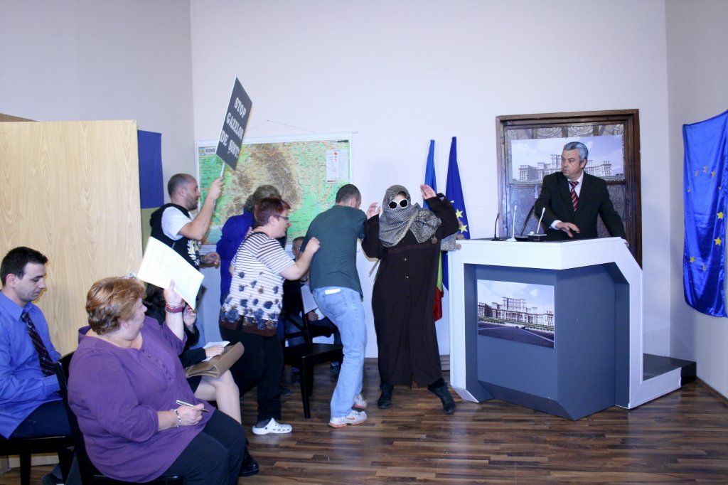 Zgonea Izgonea, Cernea şi protestatarii, faţă-n faţă, miercuri seară la “Cronica Cârcotaşilor”