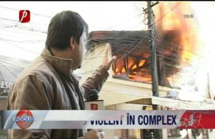 Incendiu violent in complex