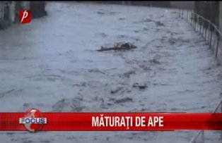 Măturaţi de ape