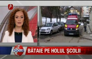 Bătaie pe holul şcolii