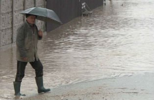 Inca un Cod Galben. Ce judete vor fi afectate de inundatii pana maine dupa-masa
