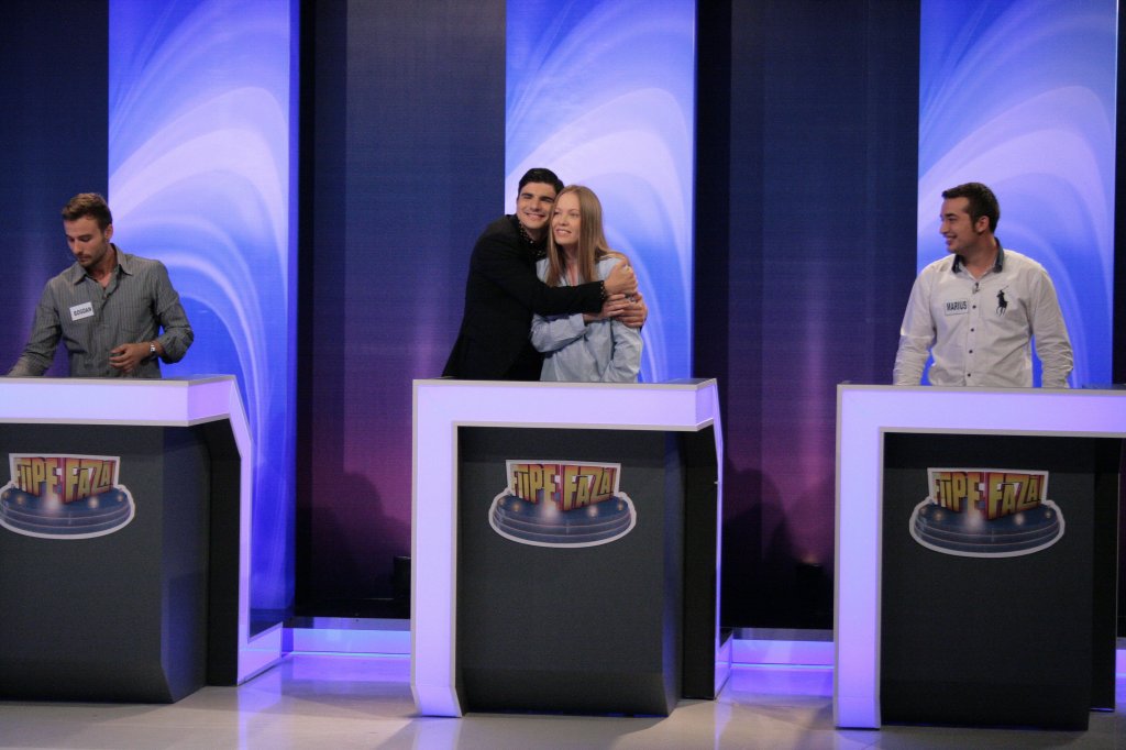 “Fii pe fază!”, Alex Bogdan este curtat de concurente, la Prima TV