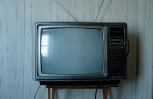 Romania trece la televiziunea digitala. De ce nu se mai "prind" anumite posturi la televizoarele vechi