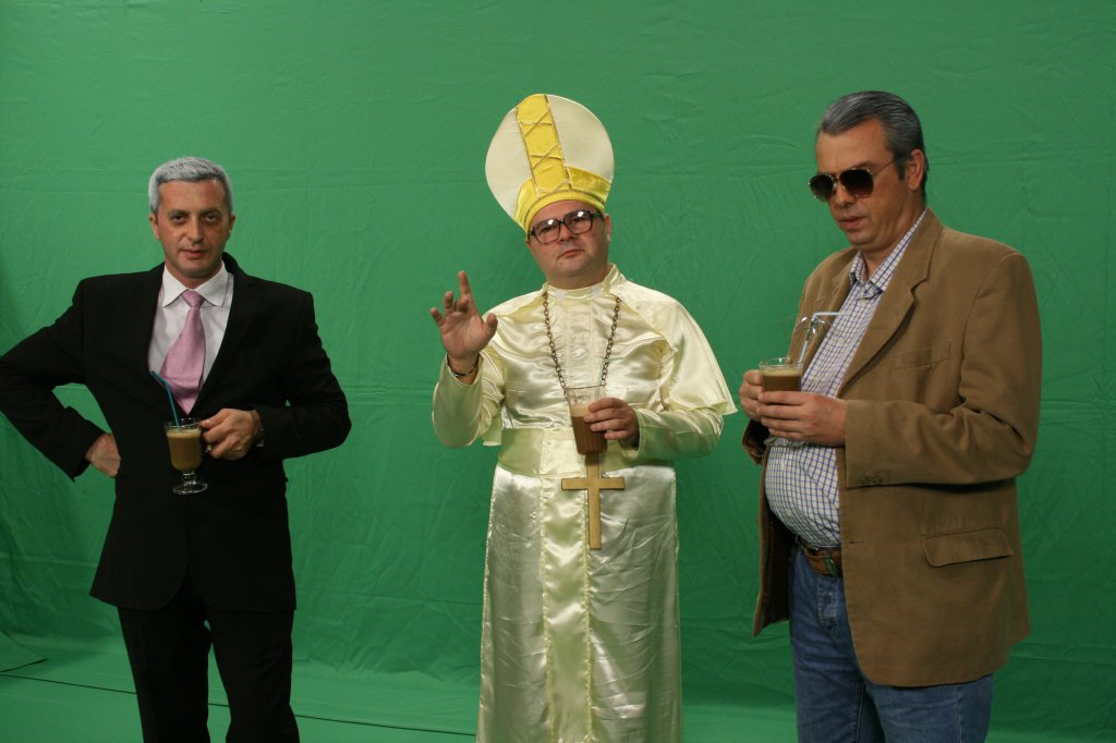 Sezaţionescu şi Drogache Manelarul, de la Vatican şi DIICOT, direct la „Cronica Cârcotaşilor”