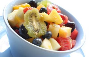 Salata de fructe care te scapa instant de balonare
