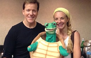 Carcotasa Crina si-a petrecut vacanta printre papusi