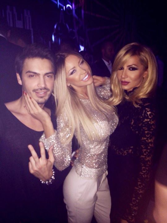 Bianca Drăguşanu îşi lasă fanii cu gura căscată! Iată cum a pozat diva!