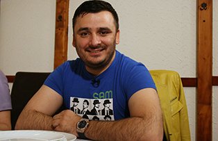 Liviu Mititelu se ţine de trucuri, la Cireaşa de pe Tort