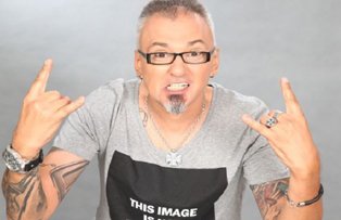 Cristian Hrubaru da din casa.  La ce sa ne asteptam in noul sezon "Cronica Carcotasilor"