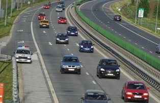 La ce pericole te expui cand urci intr-o masina parcata mult timp la soare